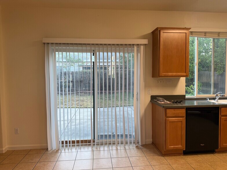Building Photo - 9633 McKenna Dr
