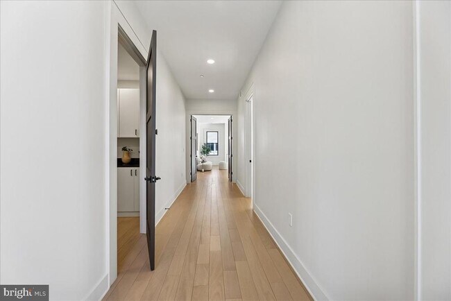 Building Photo - 4428 Albemarle St NW