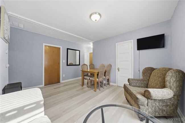 Building Photo - 214 58th St