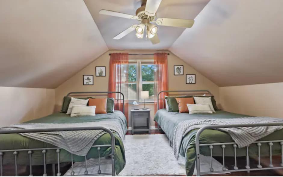 Building Photo - 1071 Kenwood St