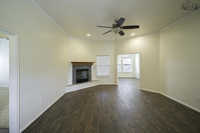 Building Photo - 4907 Falcon Crest Blvd