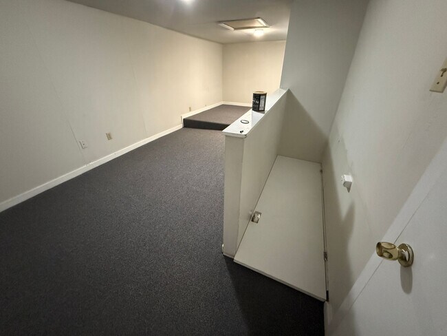 Building Photo - 376 Park Ave