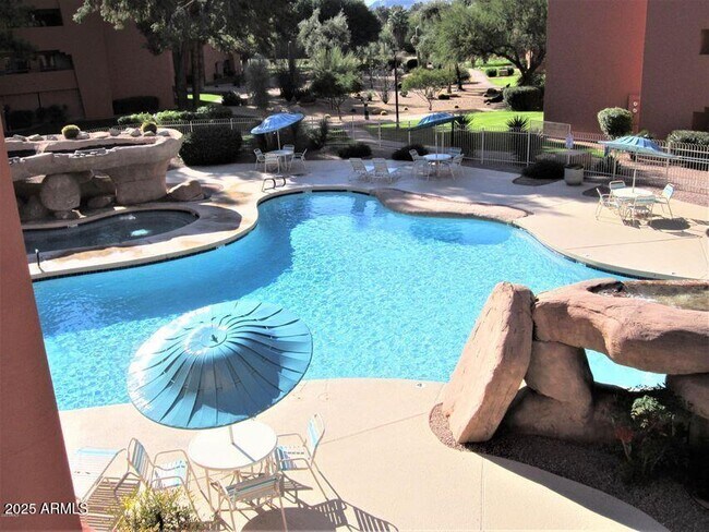 Building Photo - 4303 E Cactus Rd