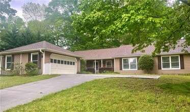Building Photo - 210 Buck Run