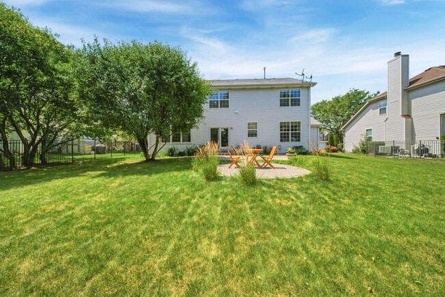 Building Photo - 37061 N Bonnie Brae Rd