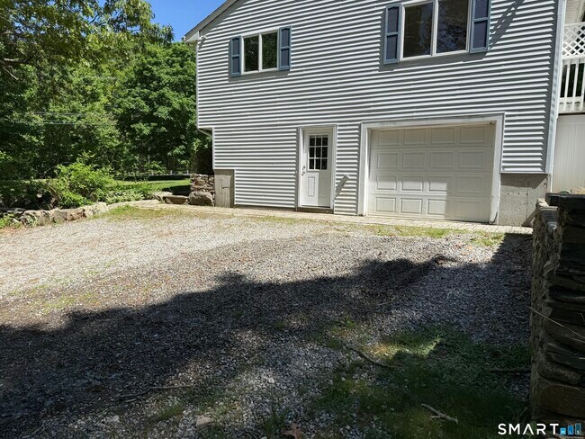Building Photo - 308 Noank Ledyard Rd