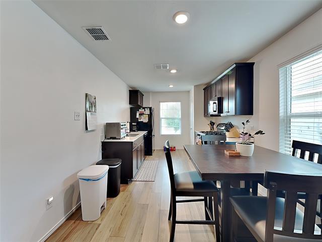 Building Photo - 5603 Elwood Dr