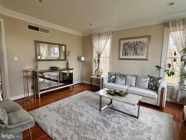 Building Photo - 101 Richards Way