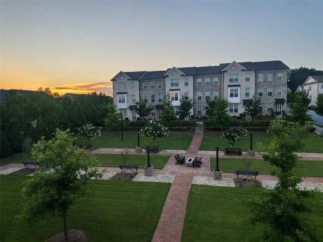 Building Photo - 4405 Sims Pk Overlook