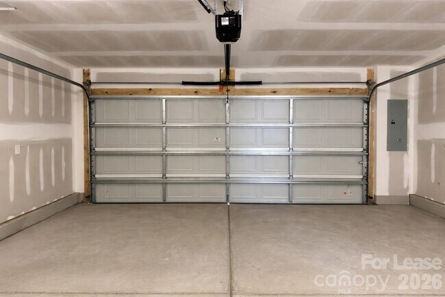 Building Photo - 9458 Senator Royall Dr