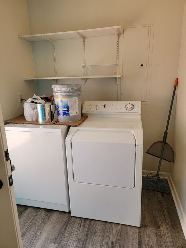 Building Photo - 2 Bedroom 1bath Oceanview/Bayview