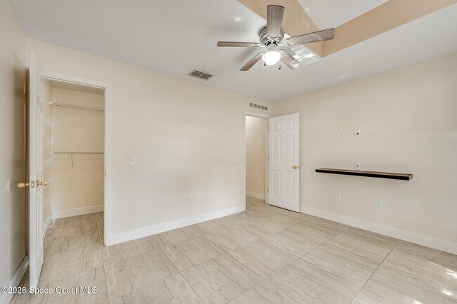 Building Photo - 537 Mason Dr