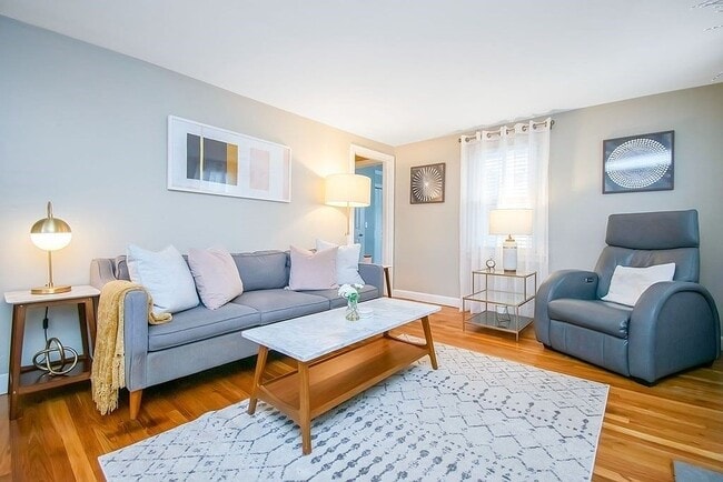 Building Photo - 250 Edendale St