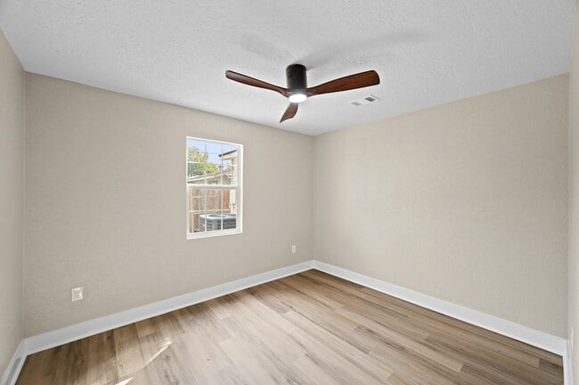 Building Photo - 10211 Glenmawr Dr