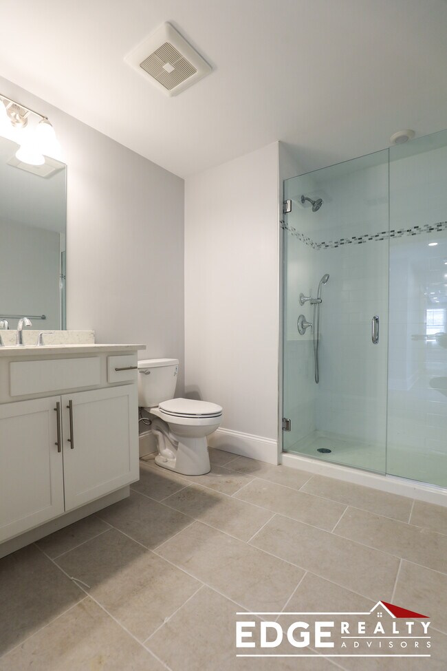 Building Photo - 124 Kenrick St