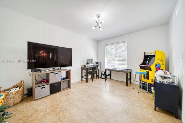 Building Photo - 10600 SW 80th Ct