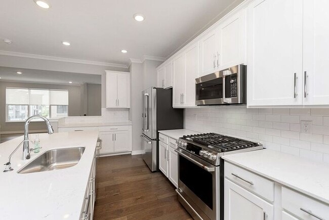 Building Photo - Gorgeous 3 Bedroom 2 Full/2 Half Bath Townhome in the Heart Of Carmel!