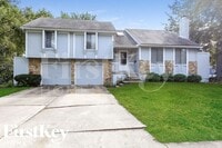 Building Photo - 1617 SE Brome Cir