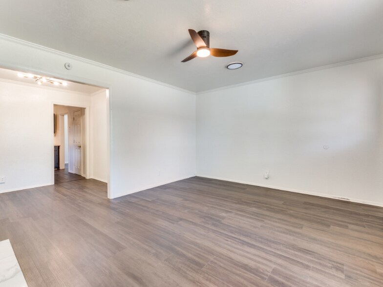 Building Photo - 1926 Chiesa Rd