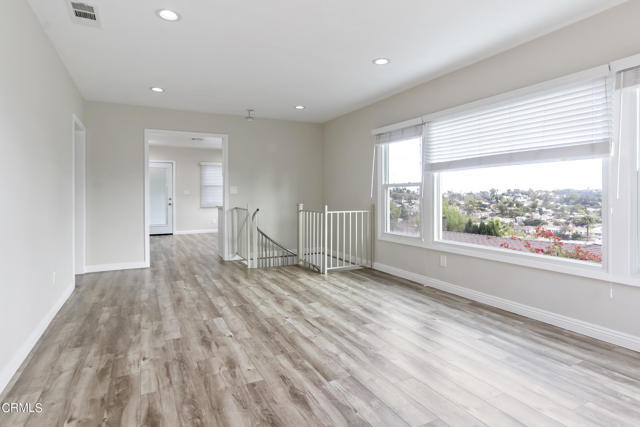 Building Photo - 744 Onarga Ave