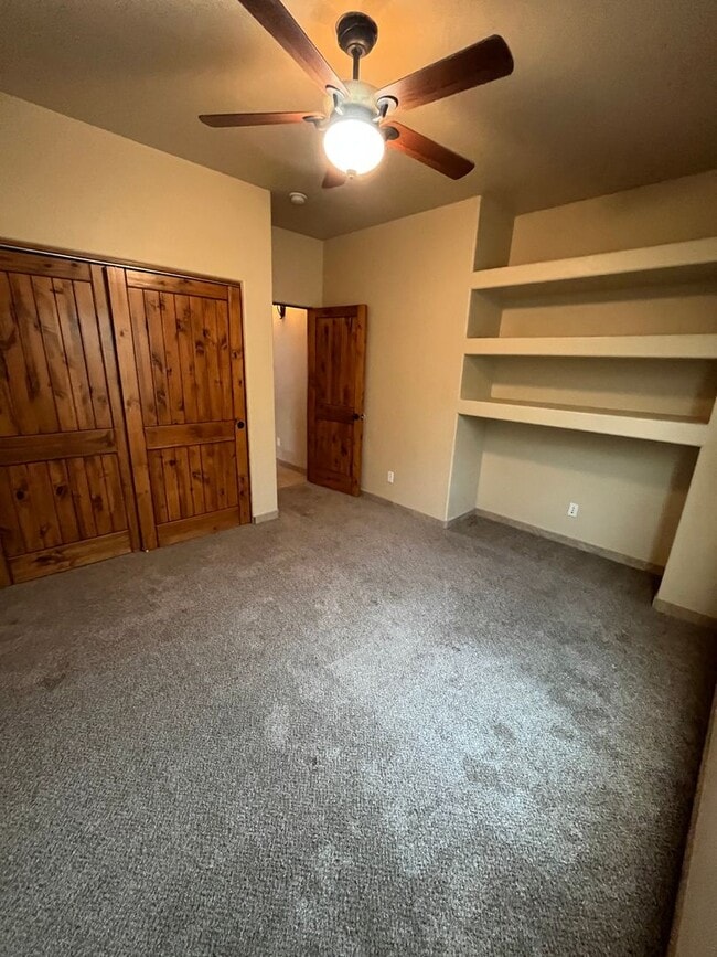 Building Photo - Beautiful 3 Bedroom Home! Available Now!