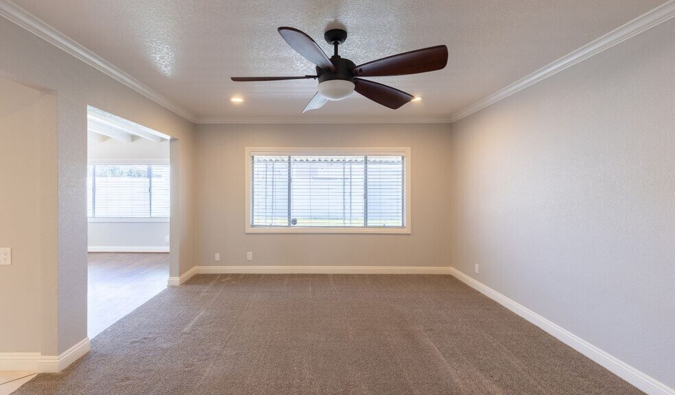 Building Photo - 5532 Vallecito