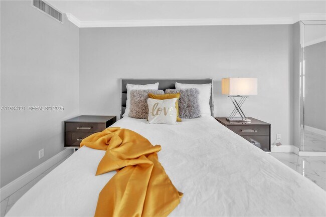 Building Photo - 2501 S Ocean Dr