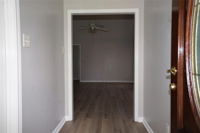Building Photo - 3130 Windmill St
