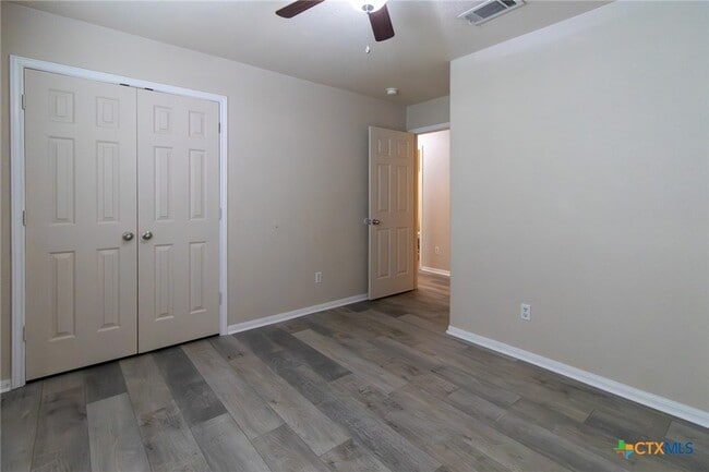 Building Photo - 2203 Love Rd