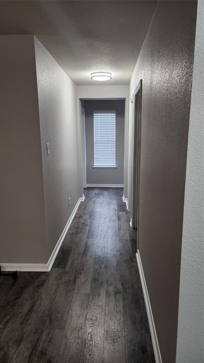 Building Photo - 22207 Greengate Dr