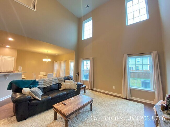 Building Photo - 219 Lazy River Ln