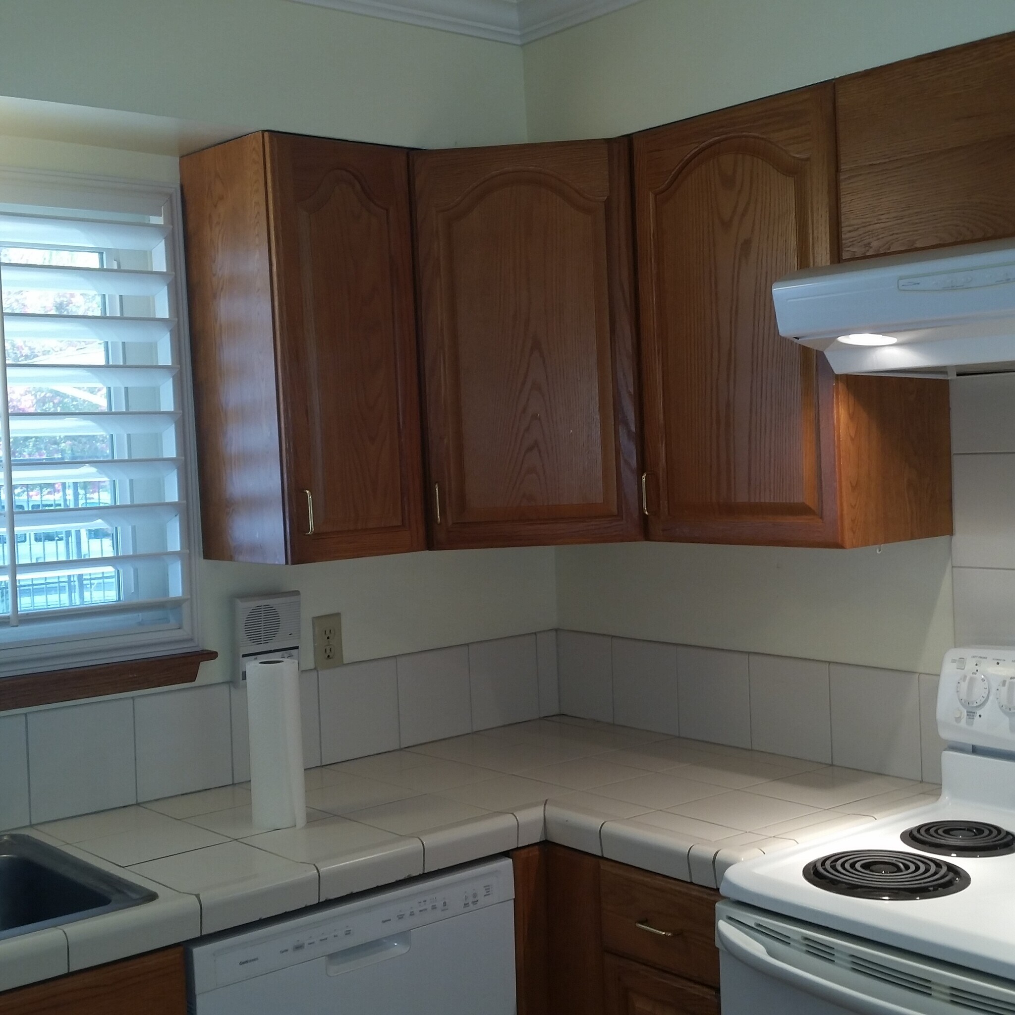 Building Photo - 2221 Homewood Dr