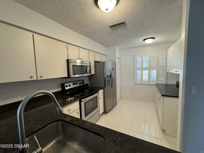 Building Photo - 108 Gray Dove Ct