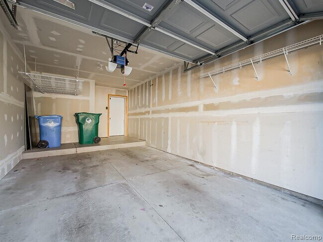 Building Photo - 8208 Chesapeake Cir