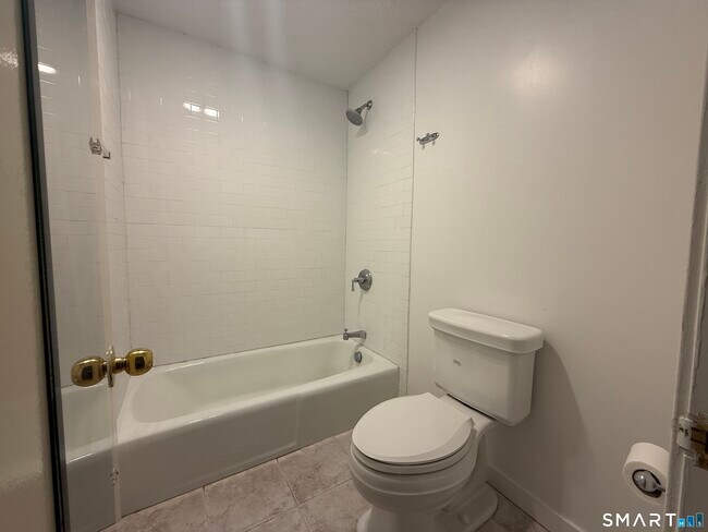 Building Photo - 83 Washington St