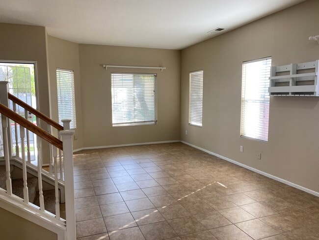 Building Photo - 32552 Sunnyvail Cir