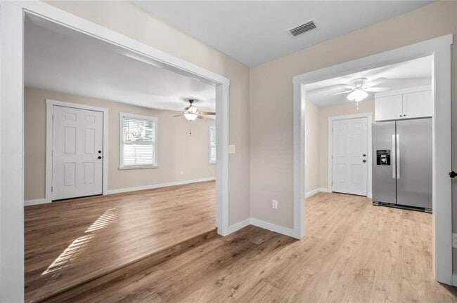 Building Photo - 920 Johnston St