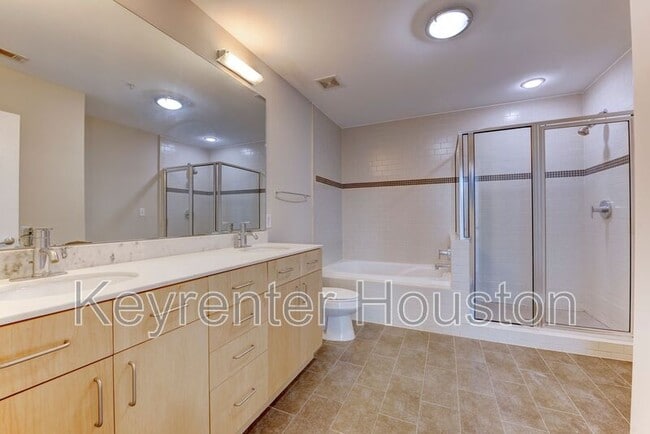 Building Photo - 5925 Almeda Rd