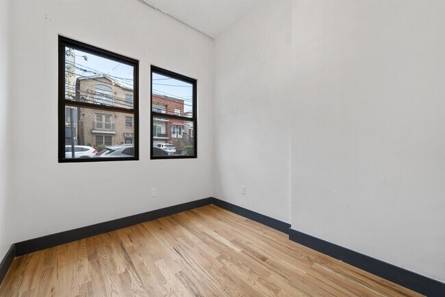 Building Photo - 604 Palisade Ave