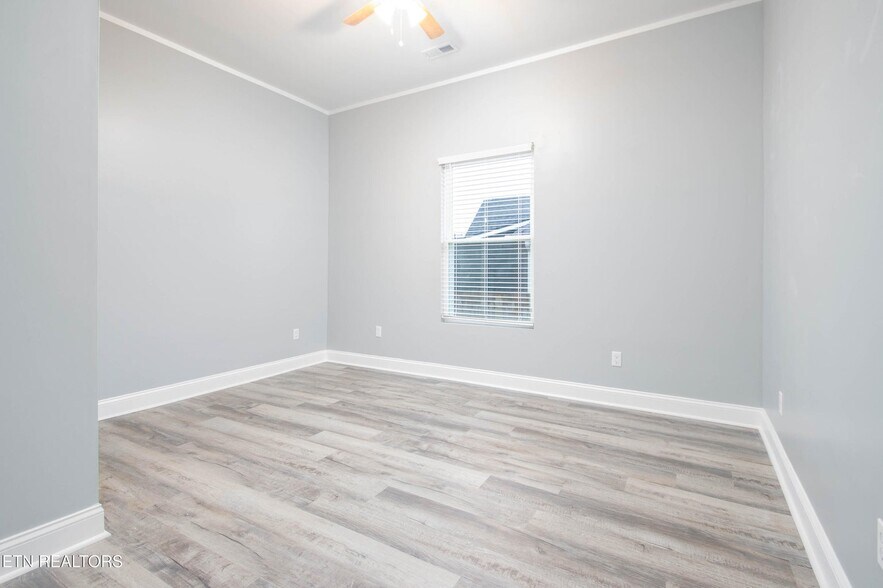 Building Photo - 224 E Quincy Ave