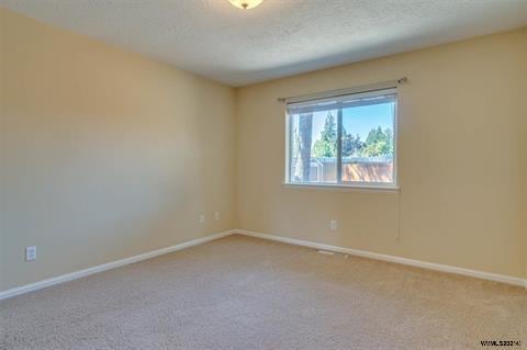 Building Photo - 537 SE Oak Grove Ave