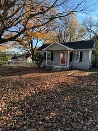 Building Photo - Adorable 2BR/1BA home in Woodbiine w/ large fenced in back yard!