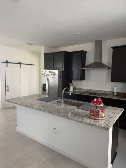 Building Photo - 2006 Education St