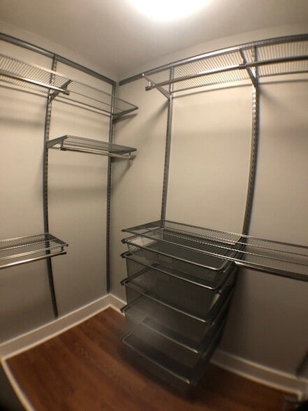 Building Photo - 6627 Dalzell Pl