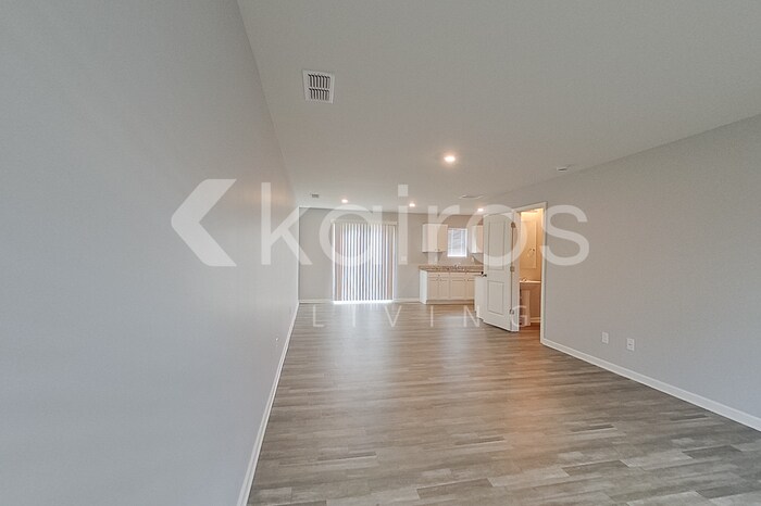 Building Photo - 2800 Jordan Ave