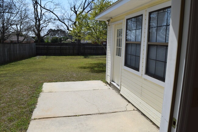 Building Photo - CHAPELWOOD SUBDIVISION!
