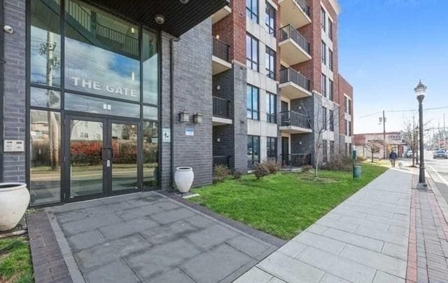 Building Photo - 17 Meadow Rd