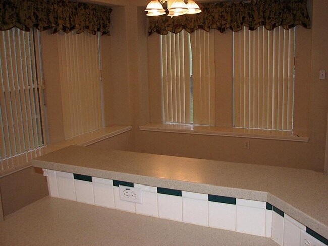 Building Photo - 130 Annes Way