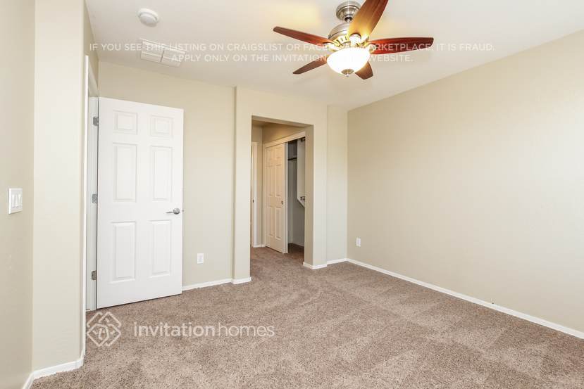 Building Photo - 5753 W Siesta Way