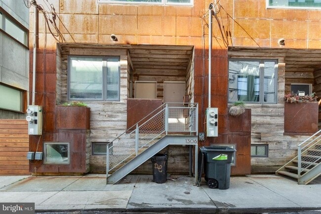 Building Photo - 1306 Hope St